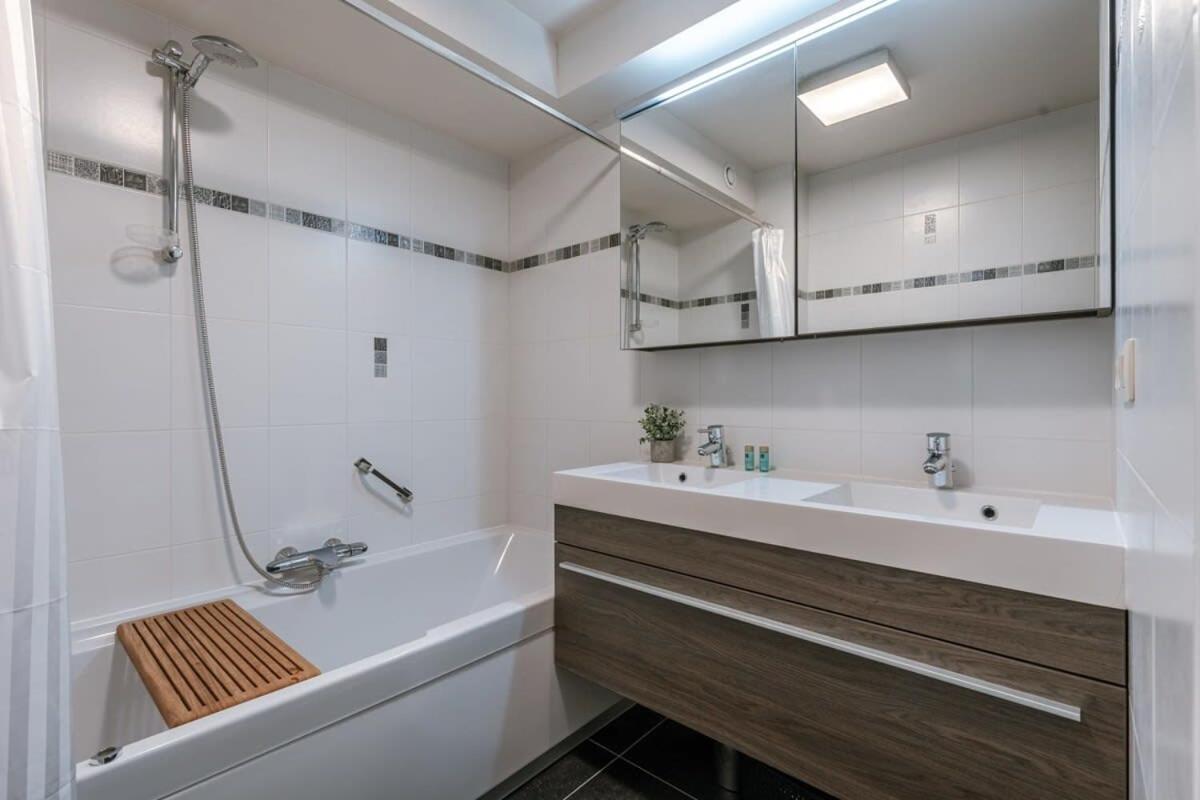Huswell - Bright Apartment With Parking Near The Beach Bredene Exterior photo