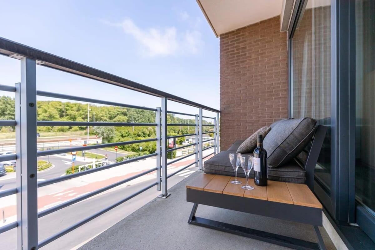 Huswell - Bright Apartment With Parking Near The Beach Bredene Exterior photo
